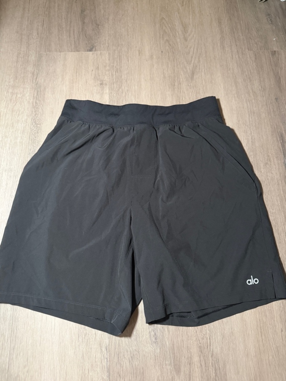 ALO Yoga Men's Black Performance Athletic Shorts